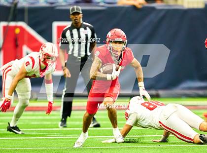 Thumbnail 3 in Katy vs. North Shore (UIL 6A D1 Football Regional) photogallery.