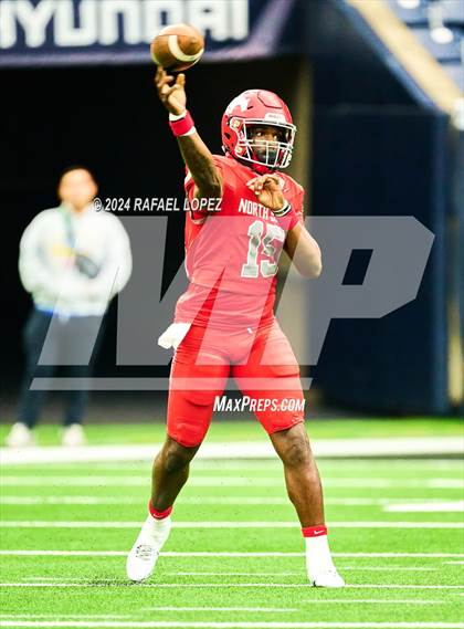 Thumbnail 3 in Katy vs. North Shore (UIL 6A D1 Football Regional) photogallery.