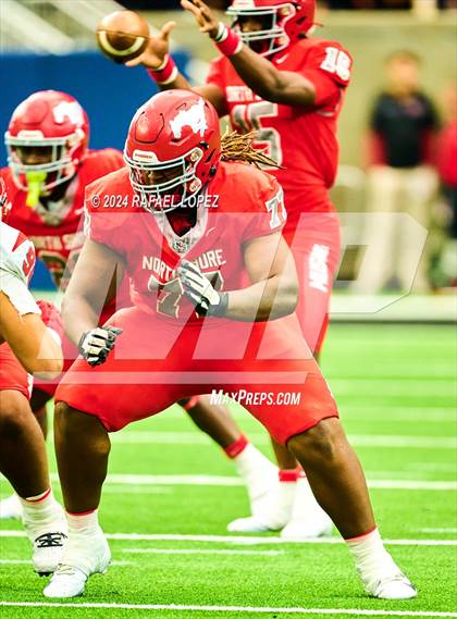 Thumbnail 3 in Katy vs. North Shore (UIL 6A D1 Football Regional) photogallery.