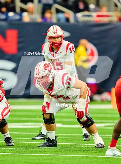 Thumbnail 3 in Katy vs. North Shore (UIL 6A D1 Football Regional) photogallery.