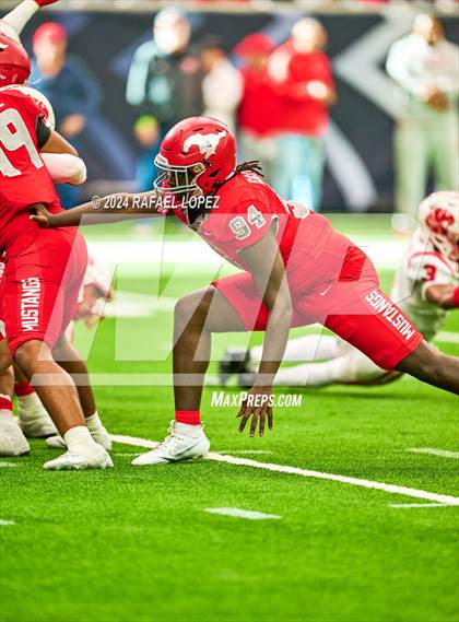 Thumbnail 3 in Katy vs. North Shore (UIL 6A D1 Football Regional) photogallery.