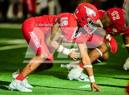 Thumbnail 3 in Katy vs. North Shore (UIL 6A D1 Football Regional) photogallery.