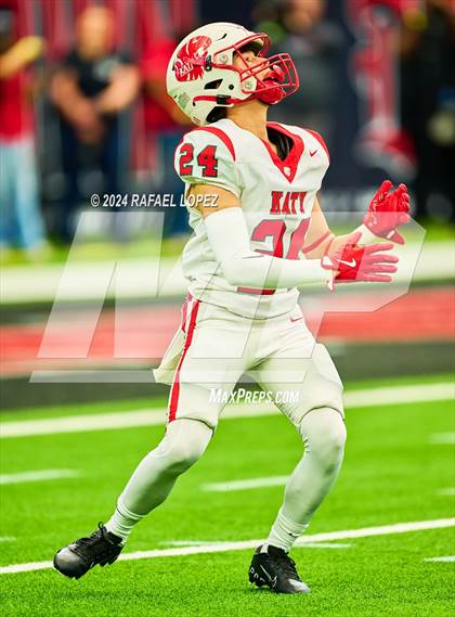 Thumbnail 3 in Katy vs. North Shore (UIL 6A D1 Football Regional) photogallery.