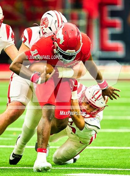 Thumbnail 3 in Katy vs. North Shore (UIL 6A D1 Football Regional) photogallery.