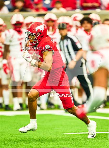 Thumbnail 1 in Katy vs. North Shore (UIL 6A D1 Football Regional) photogallery.