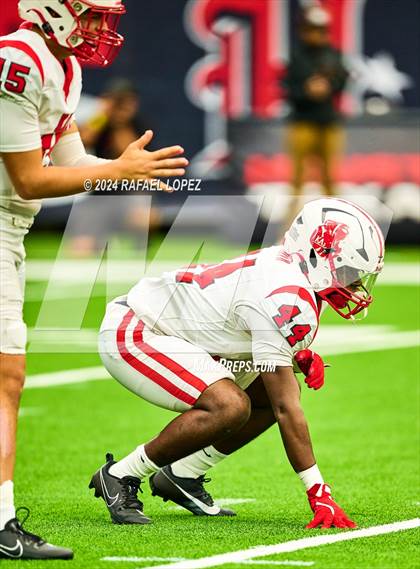 Thumbnail 3 in Katy vs. North Shore (UIL 6A D1 Football Regional) photogallery.