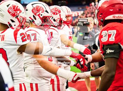 Thumbnail 3 in Katy vs. North Shore (UIL 6A D1 Football Regional) photogallery.