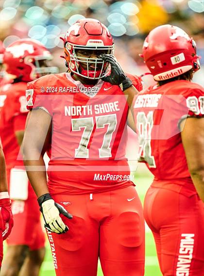 Thumbnail 2 in Katy vs. North Shore (UIL 6A D1 Football Regional) photogallery.