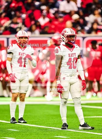 Thumbnail 2 in Katy vs. North Shore (UIL 6A D1 Football Regional) photogallery.