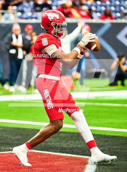 Thumbnail 3 in Katy vs. North Shore (UIL 6A D1 Football Regional) photogallery.