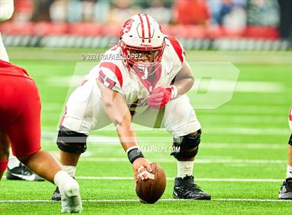 Thumbnail 2 in Katy vs. North Shore (UIL 6A D1 Football Regional) photogallery.