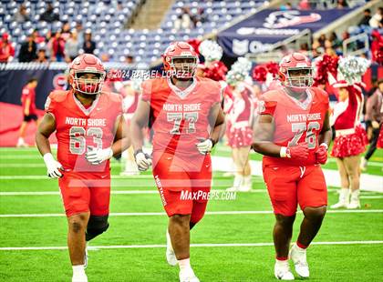 Thumbnail 2 in Katy vs. North Shore (UIL 6A D1 Football Regional) photogallery.