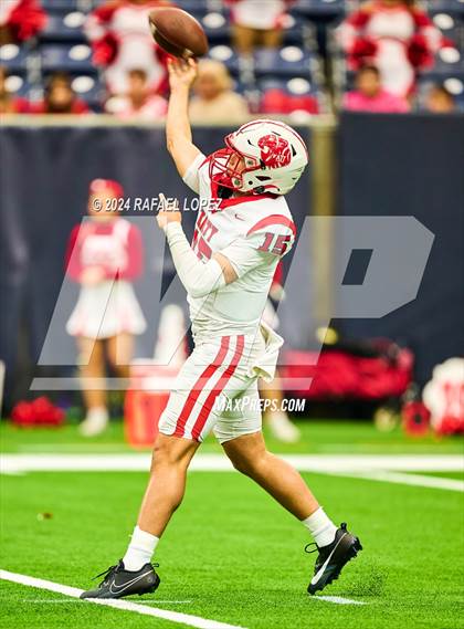 Thumbnail 1 in Katy vs. North Shore (UIL 6A D1 Football Regional) photogallery.