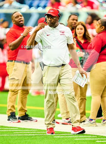 Thumbnail 3 in Katy vs. North Shore (UIL 6A D1 Football Regional) photogallery.