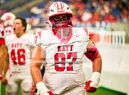 Thumbnail 2 in Katy vs. North Shore (UIL 6A D1 Football Regional) photogallery.