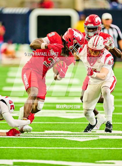 Thumbnail 3 in Katy vs. North Shore (UIL 6A D1 Football Regional) photogallery.