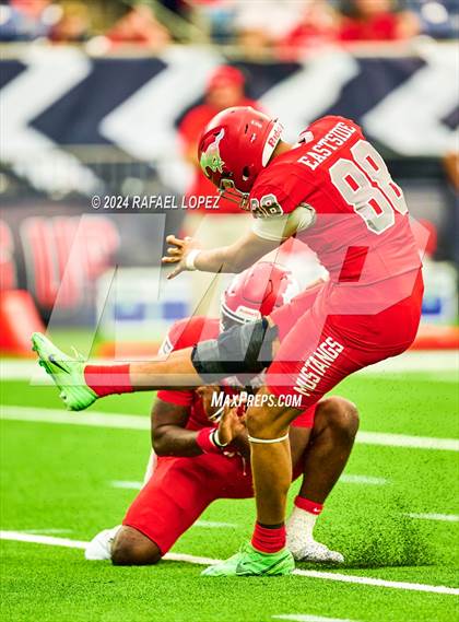 Thumbnail 1 in Katy vs. North Shore (UIL 6A D1 Football Regional) photogallery.