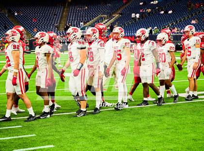 Thumbnail 3 in Katy vs. North Shore (UIL 6A D1 Football Regional) photogallery.