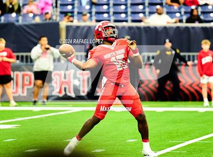 Thumbnail 2 in Katy vs. North Shore (UIL 6A D1 Football Regional) photogallery.