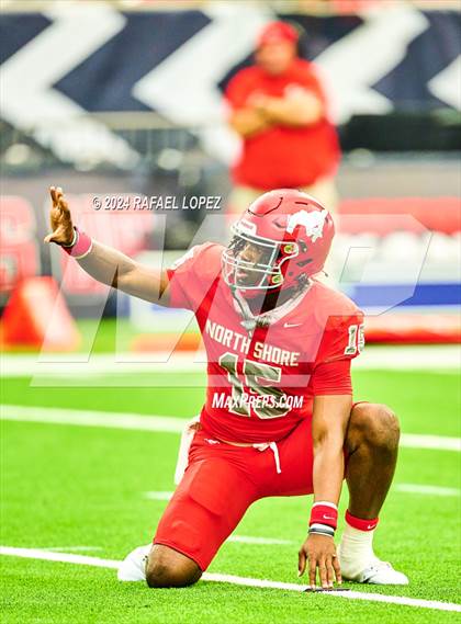 Thumbnail 3 in Katy vs. North Shore (UIL 6A D1 Football Regional) photogallery.