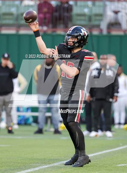 Thumbnail 2 in South Oak Cliff vs. Lovejoy (UIL 5A DII Regional Finals) photogallery.