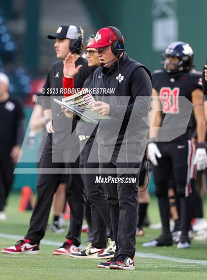 Thumbnail 1 in South Oak Cliff vs. Lovejoy (UIL 5A DII Regional Finals) photogallery.