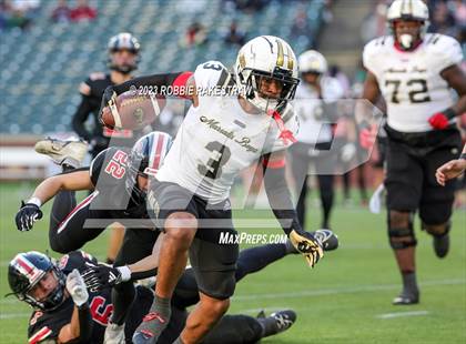 Thumbnail 1 in South Oak Cliff vs. Lovejoy (UIL 5A DII Regional Finals) photogallery.