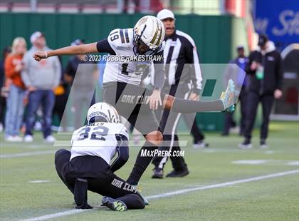 Thumbnail 2 in South Oak Cliff vs. Lovejoy (UIL 5A DII Regional Finals) photogallery.
