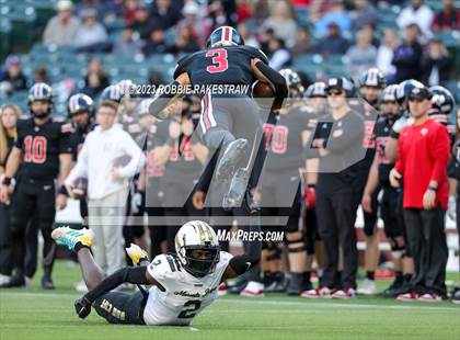 Thumbnail 2 in South Oak Cliff vs. Lovejoy (UIL 5A DII Regional Finals) photogallery.