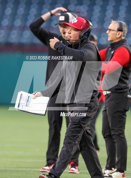 Thumbnail 3 in South Oak Cliff vs. Lovejoy (UIL 5A DII Regional Finals) photogallery.