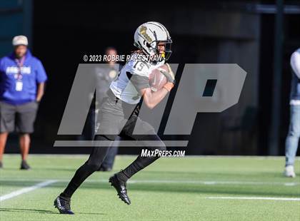 Thumbnail 1 in South Oak Cliff vs. Lovejoy (UIL 5A DII Regional Finals) photogallery.