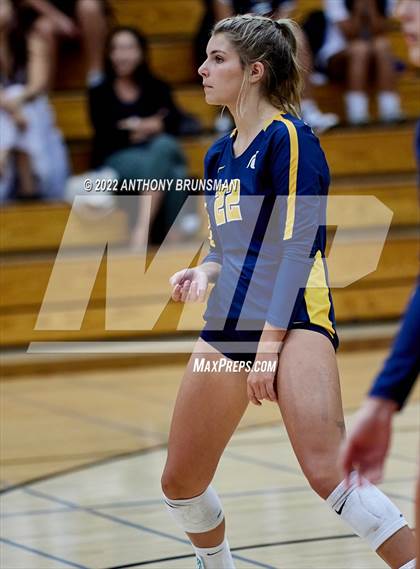 Thumbnail 1 in Oak Ridge @ Granite Bay photogallery.