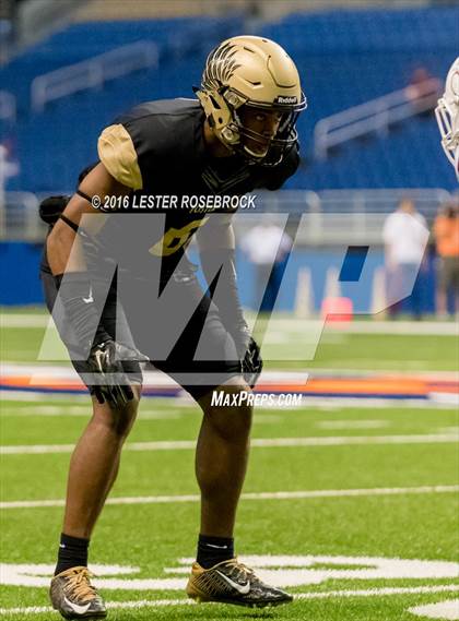 Thumbnail 1 in Foster vs. Dripping Springs (UIL 5A Regional Final) photogallery.