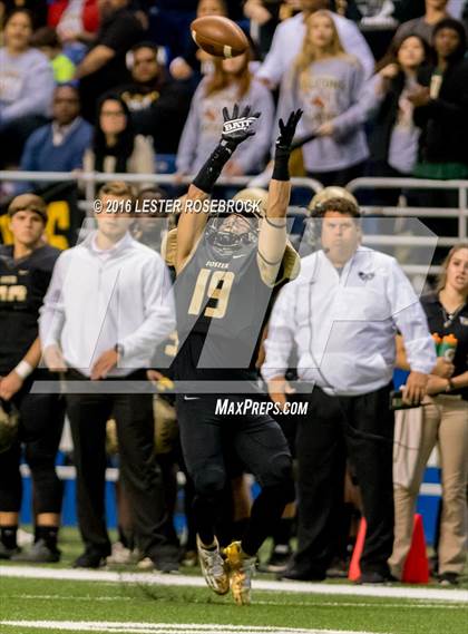 Thumbnail 3 in Foster vs. Dripping Springs (UIL 5A Regional Final) photogallery.