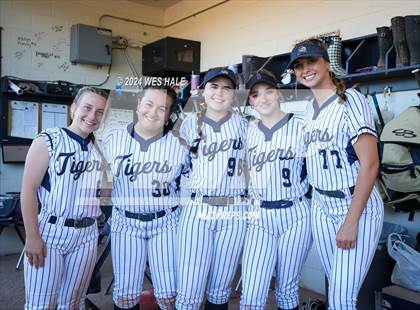 Thumbnail 1 in Arlington (Senior night) photogallery.