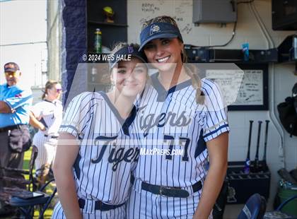 Thumbnail 1 in Arlington (Senior night) photogallery.