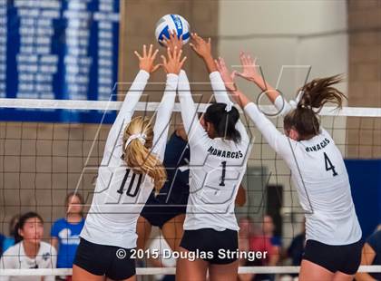 Thumbnail 2 in Archbishop Mitty vs. Valley Christian (Presentation Panther Challenge) photogallery.
