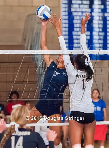 Thumbnail 2 in Archbishop Mitty vs. Valley Christian (Presentation Panther Challenge) photogallery.