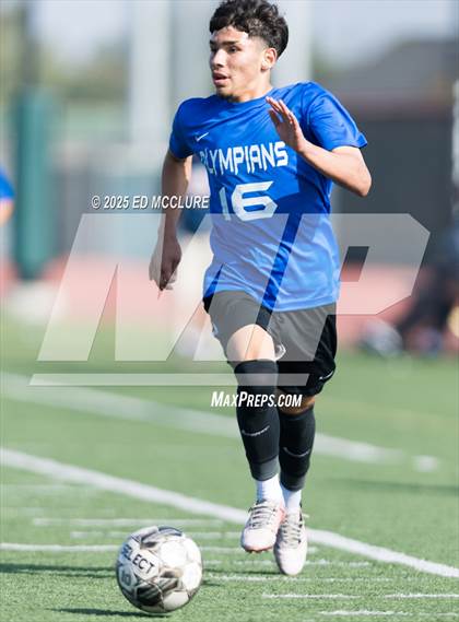 Thumbnail 3 in Mira Costa vs Leuzinger (South JV Holiday Tournament) photogallery.