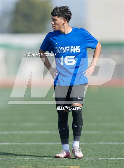 Thumbnail 3 in Mira Costa vs Leuzinger (South JV Holiday Tournament) photogallery.