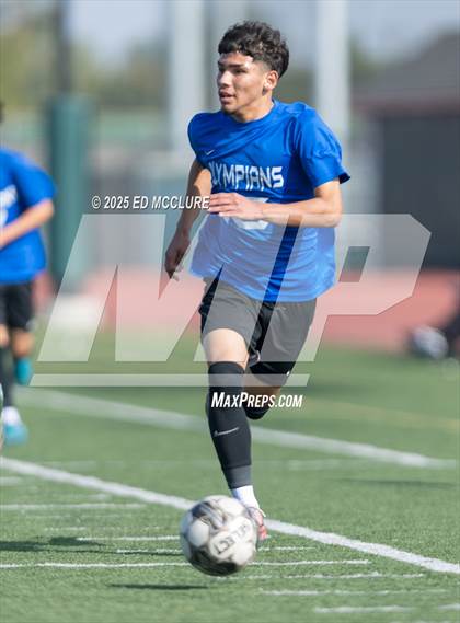 Thumbnail 2 in Mira Costa vs Leuzinger (South JV Holiday Tournament) photogallery.