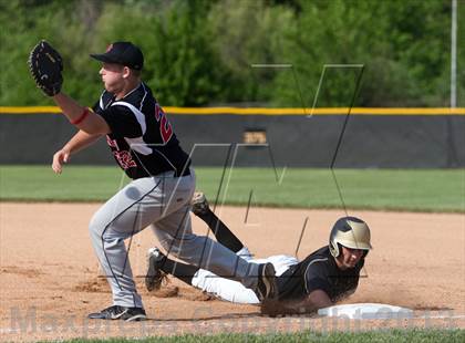 Thumbnail 2 in East Central vs Shelbyville (IHSAA 4A Sectional Playoff) photogallery.