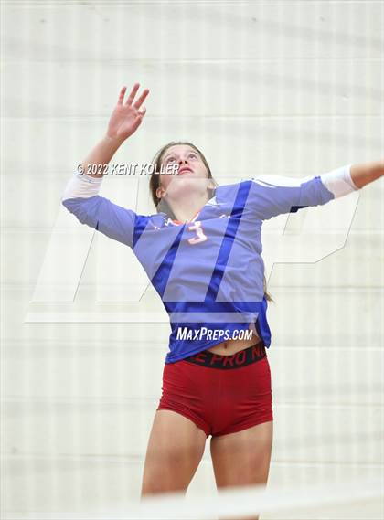 Thumbnail 3 in Regina vs St. Clair (Chippewa Valley Tournament) photogallery.