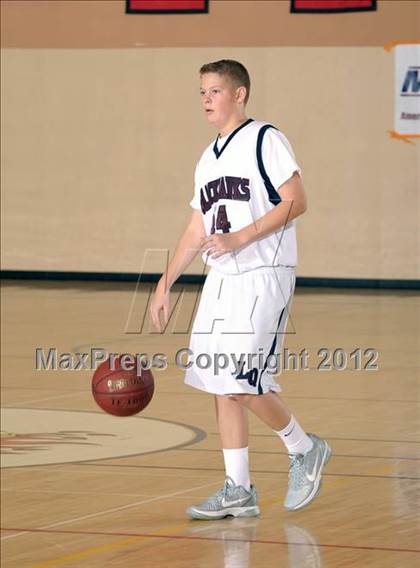 Thumbnail 2 in Desert Mirage vs La Quinta (MaxPreps Holiday Classic) photogallery.