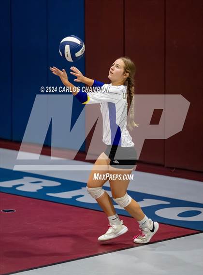 Thumbnail 1 in Granger vs. Waco Christian photogallery.