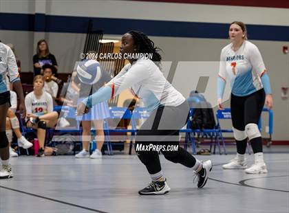 Thumbnail 2 in Granger vs. Waco Christian photogallery.