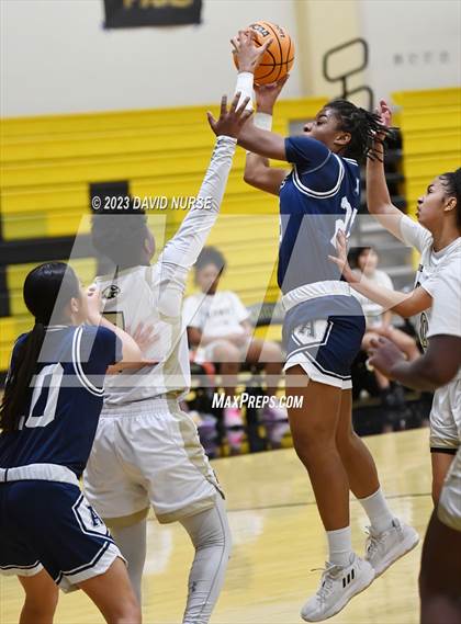 Thumbnail 3 in Aquinas @ Knight (CIF Div 4AA Round 2) photogallery.