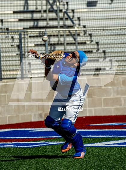 Thumbnail 3 in Porter vs. Falfurrias (Port Isabel Tournament) photogallery.