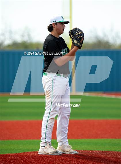 Thumbnail 1 in Porter vs. Falfurrias (Port Isabel Tournament) photogallery.