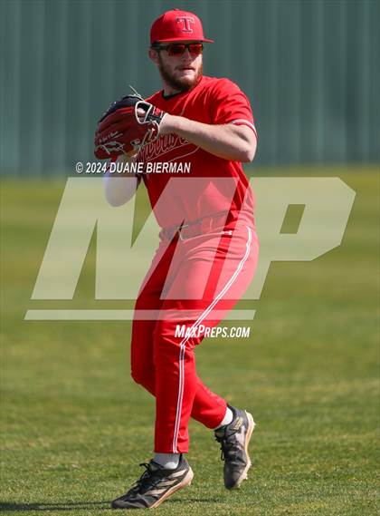 Thumbnail 2 in Lewisburg vs. Thompson photogallery.